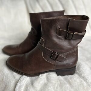 Ugg Fabrizia Moto Boots
